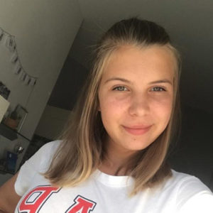 15-year-old Sophie Adzic, a CI-user